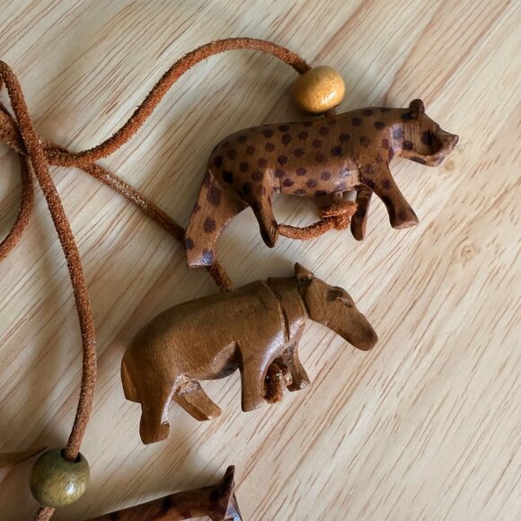 Hand-Carved Wooden Safari Animal Necklace With Leather Cord and Beads 21" Long - Picture 4 of 16
